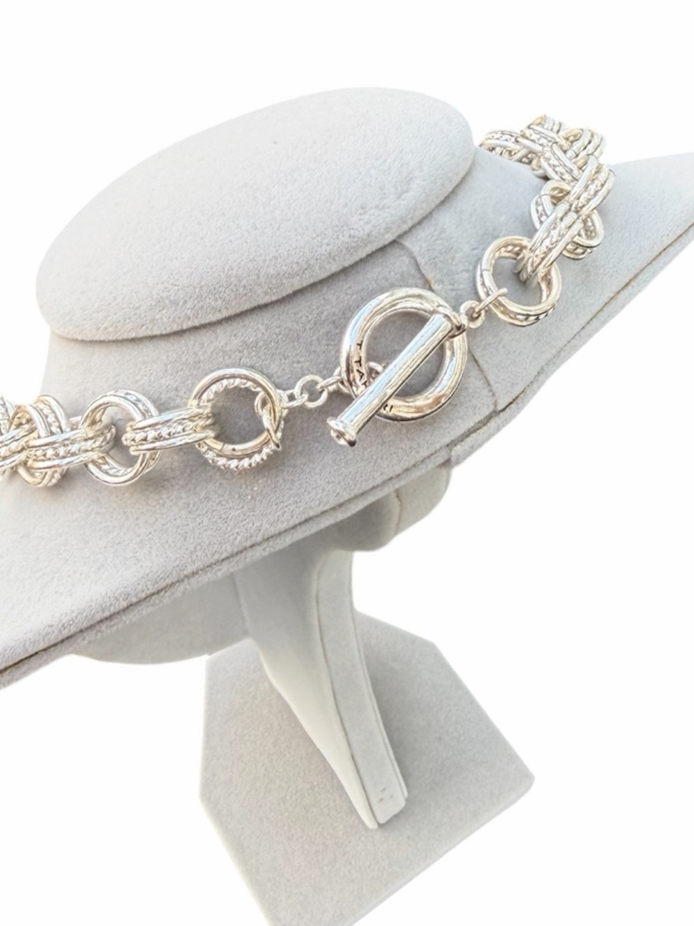 T TAHARI Silver O Ring Circles Chain Necklace - Picture 3 of 4